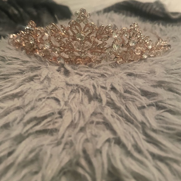 Crown - Picture 2 of 4